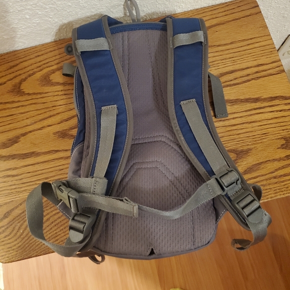 Camelbak Mini Mule Hydration Backpack H20 NO BLADDER Blue Gray - Picture 2 of 2